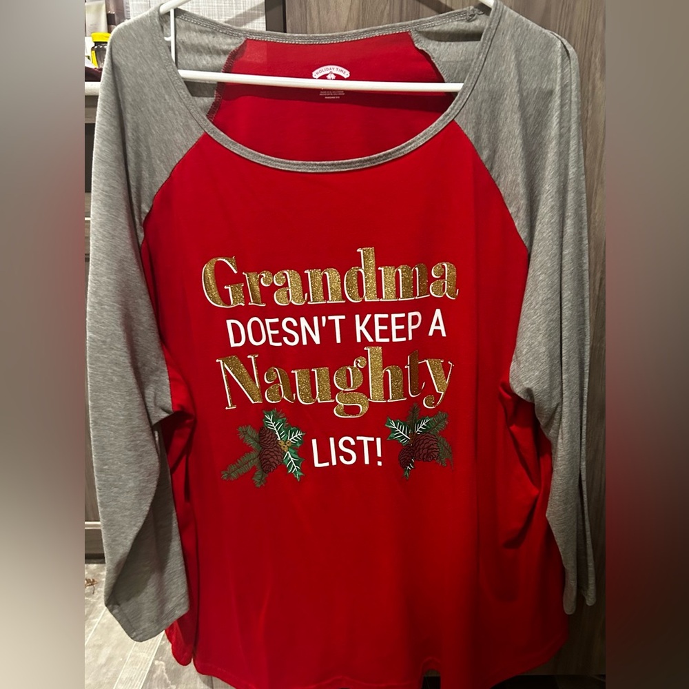 Get ready for Christmas Grandma style. 😍